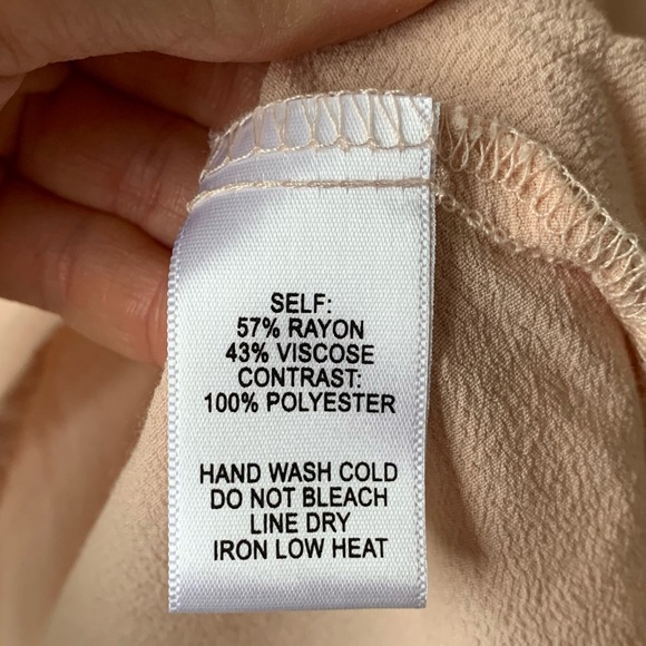 Lulu’s Applique floral lace V neck top - Picture 6 of 9